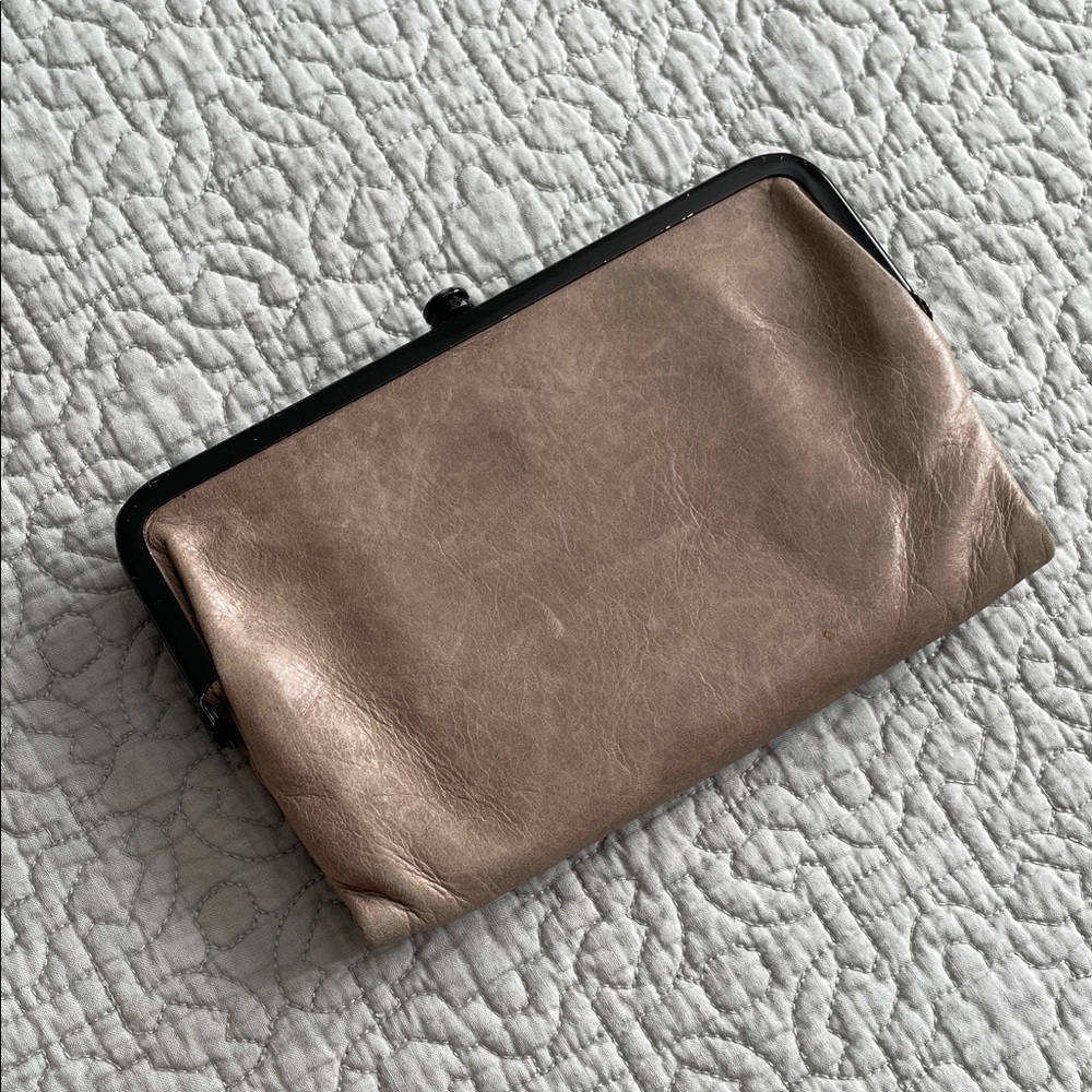 HOBO Lauren Taupe Gray Leather Clutch Wallet Kisslock Folding Magnetic Sleek